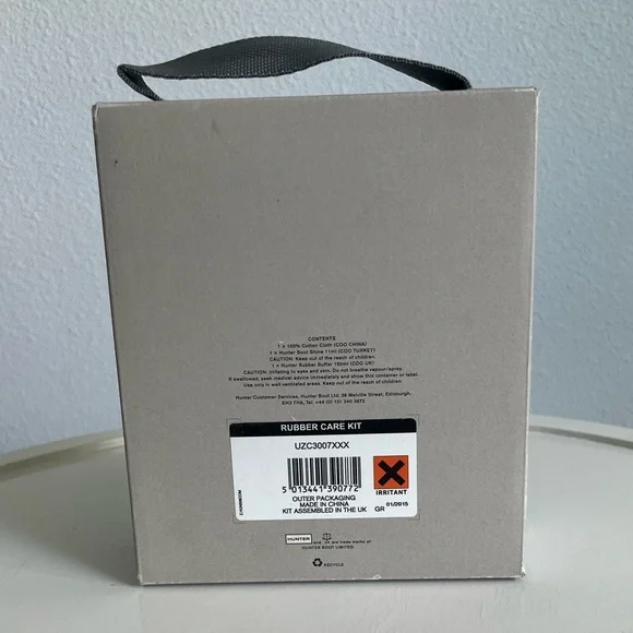 Hunter Rubber Care Kit in Gray Box - Picture 2 of 3